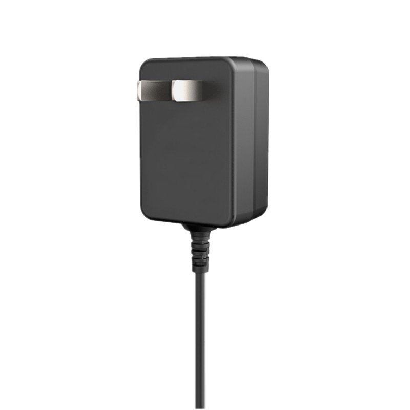 12V1A中规3C认证黑色插墙式1.5米4017插口